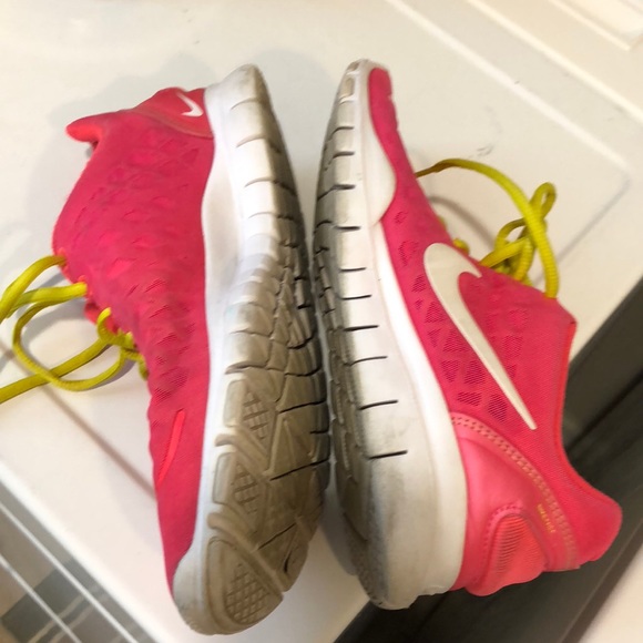 Nike training shoes - Picture 3 of 4